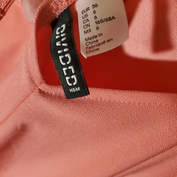 Pink romper - Picture 4 of 4